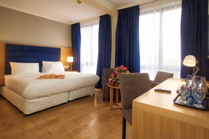 Room 17 of 36