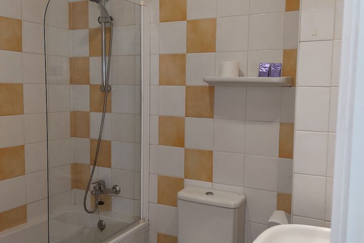 Room 30 of 48