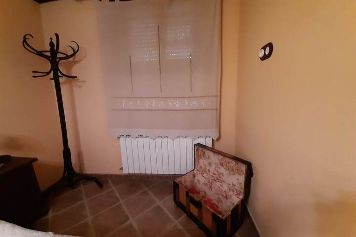 Room 10 of 48