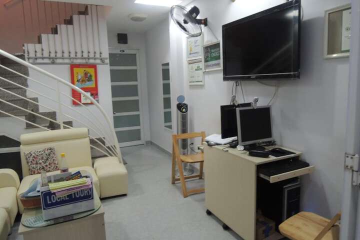 Room 27 of 45