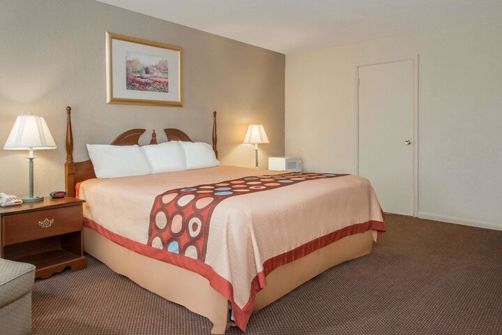 2 Double Beds (2 of 13)