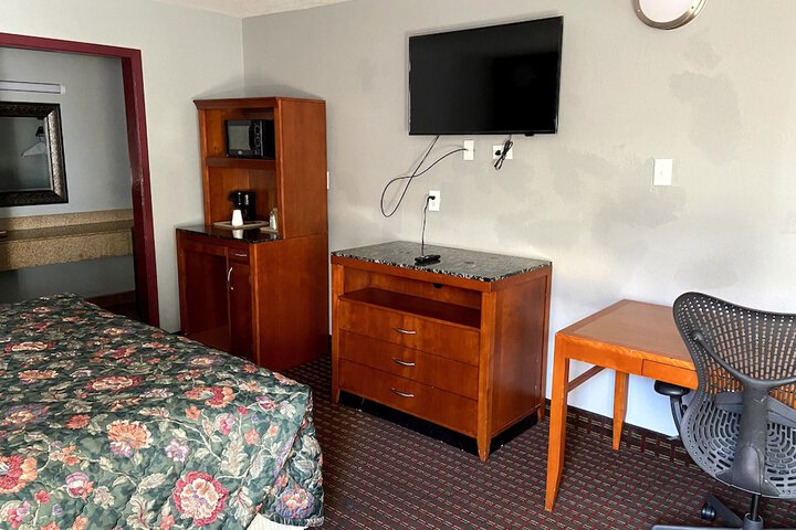 Room 12 of 13