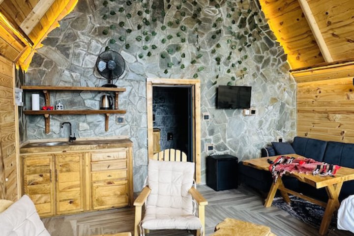 Room 17 of 38