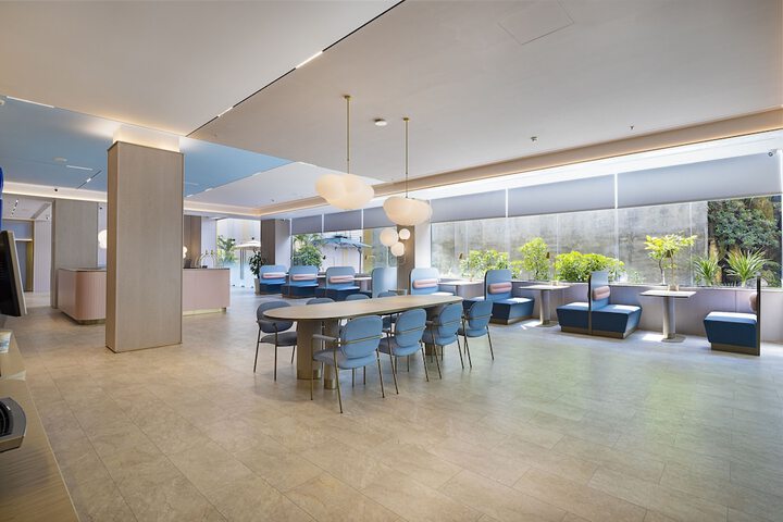 Entrance & Lobby