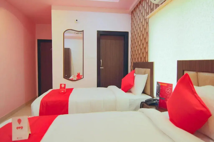 Room 3 of 10