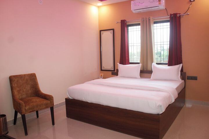 Room 4 of 14