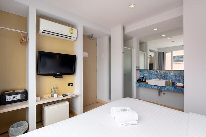 Room 16 of 74
