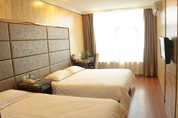 Room 8 of 63