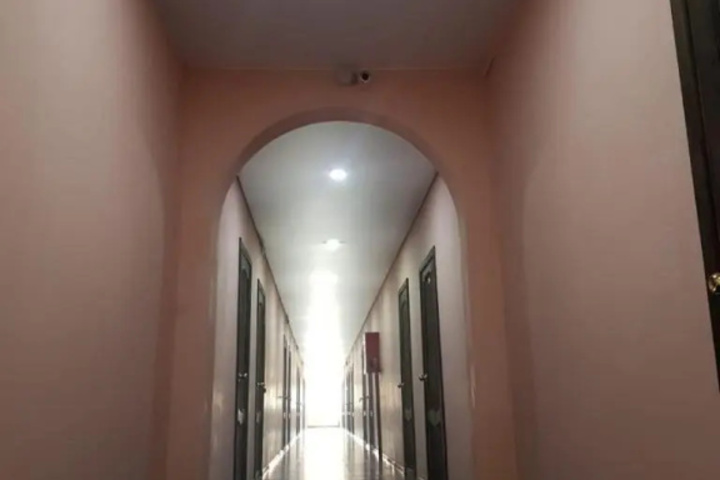 Room 8 of 11