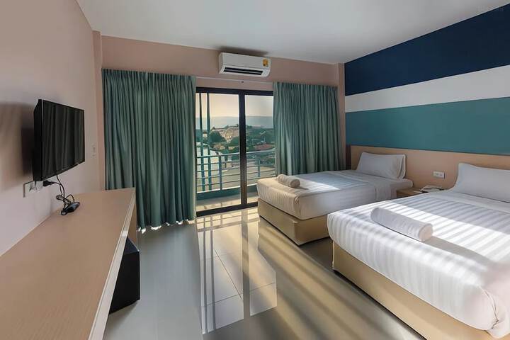 Room 12 of 40