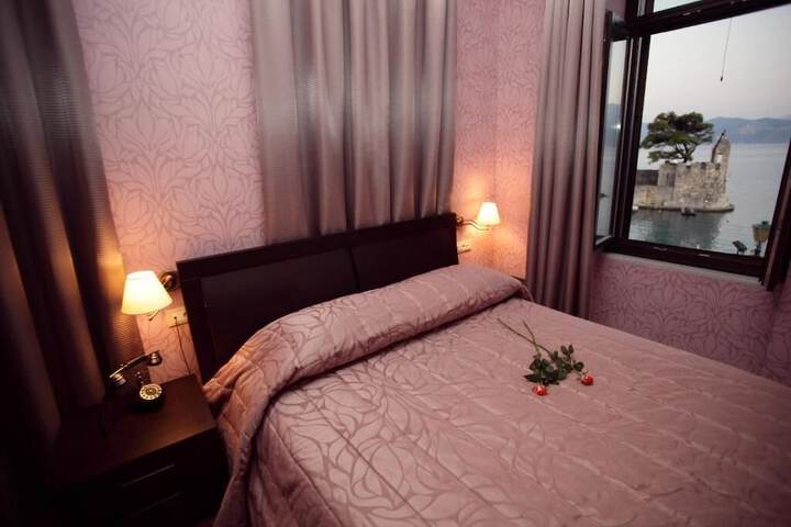 Room 2 of 19