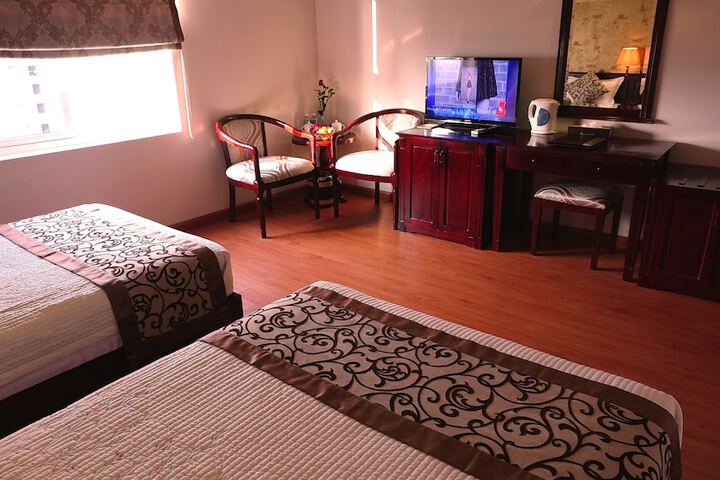 Room 10 of 34