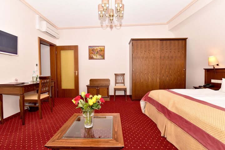 Room 15 of 57