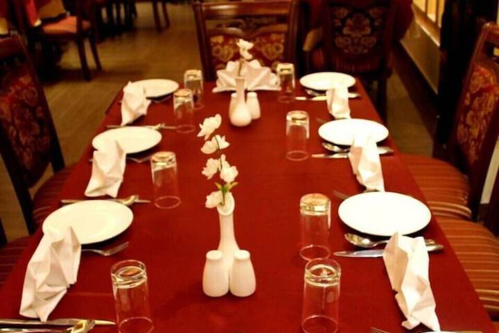 Dining 9 of 11