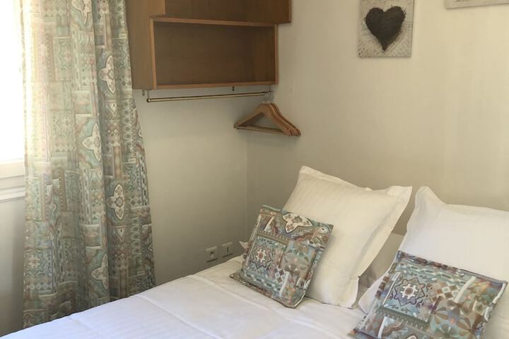 Room 42 of 86