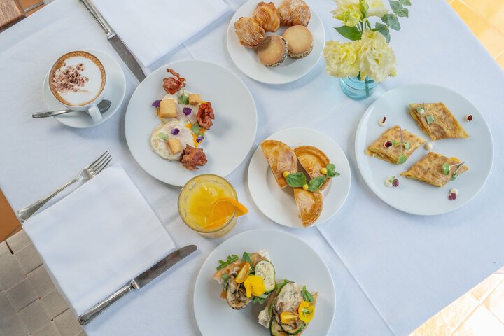 Breakfast/Coffee Service 75 of 83
