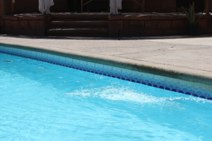 Pool Hotel