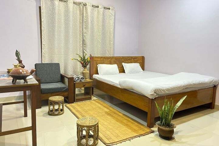 Room 5 of 13