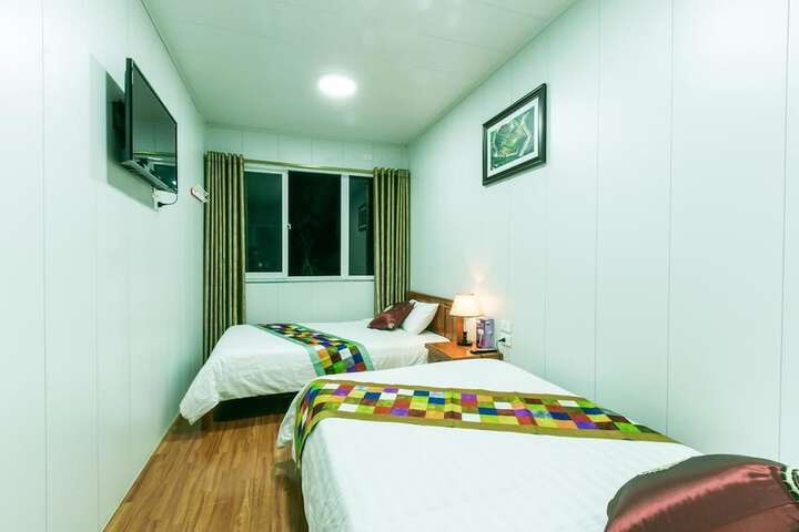 Room 7 of 43