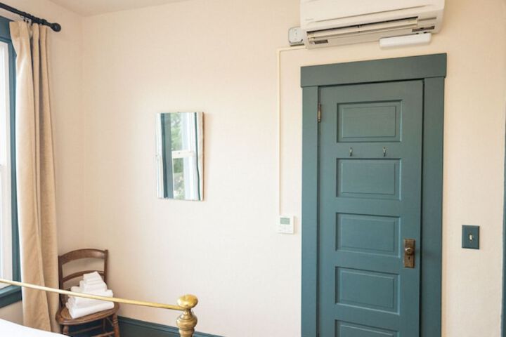 Room 11 of 49