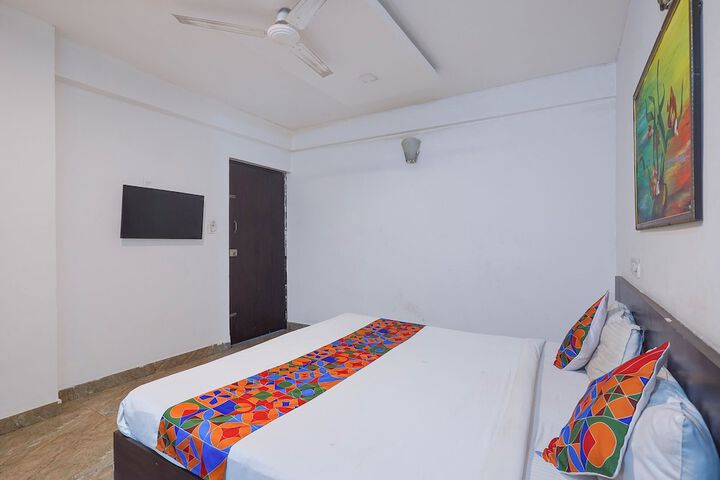 Room 7 of 24