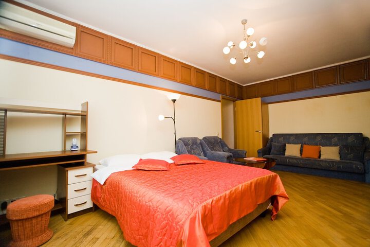 Room 77 of 176