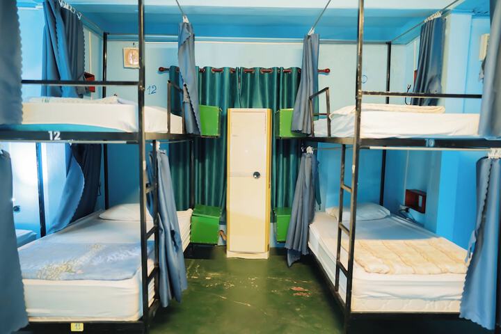 Room 35 of 103