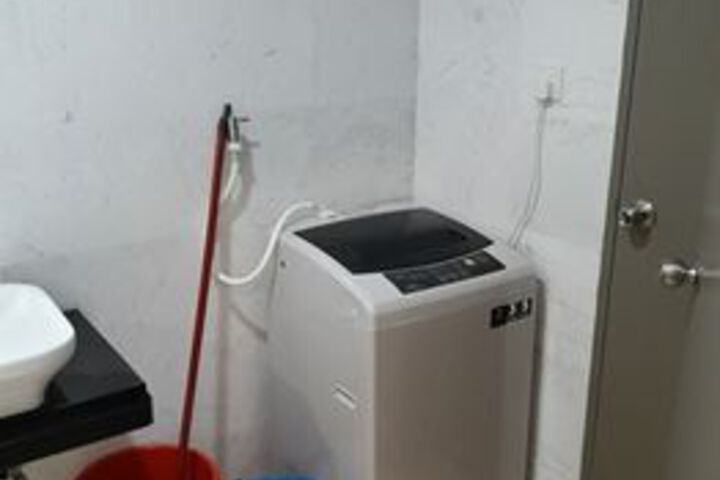 Room 13 of 22