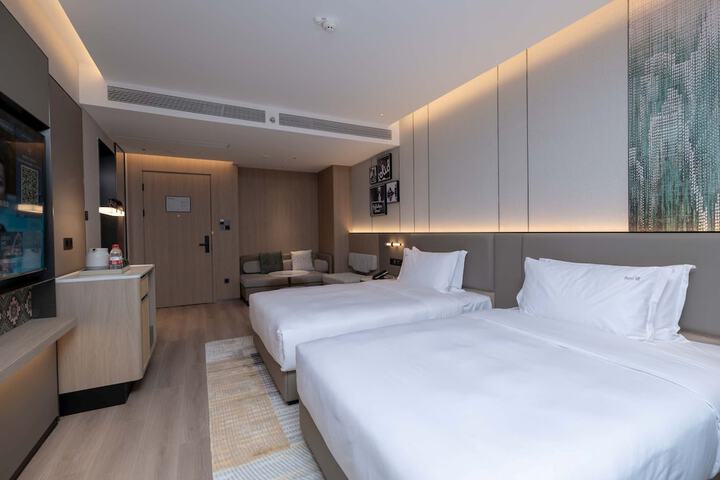 Room 3 of 53