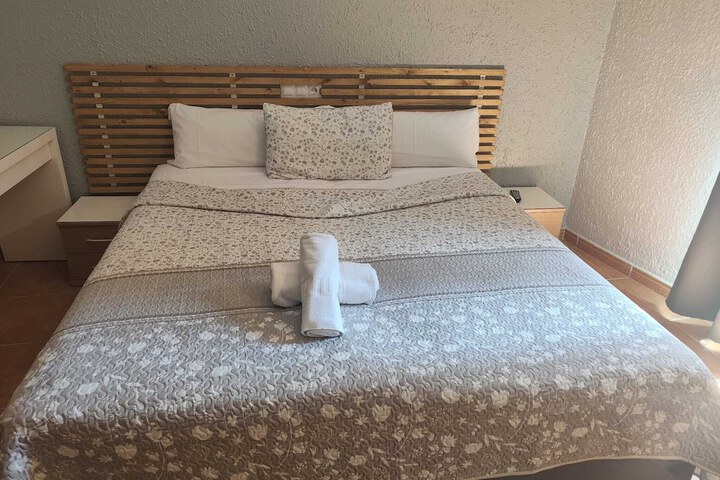 Room 13 of 43