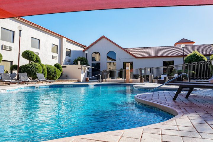 Hotel with Pool