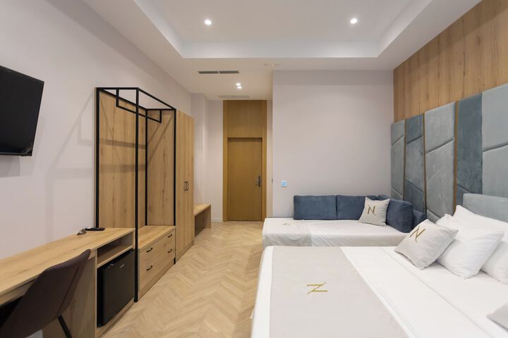 Room 35 of 249