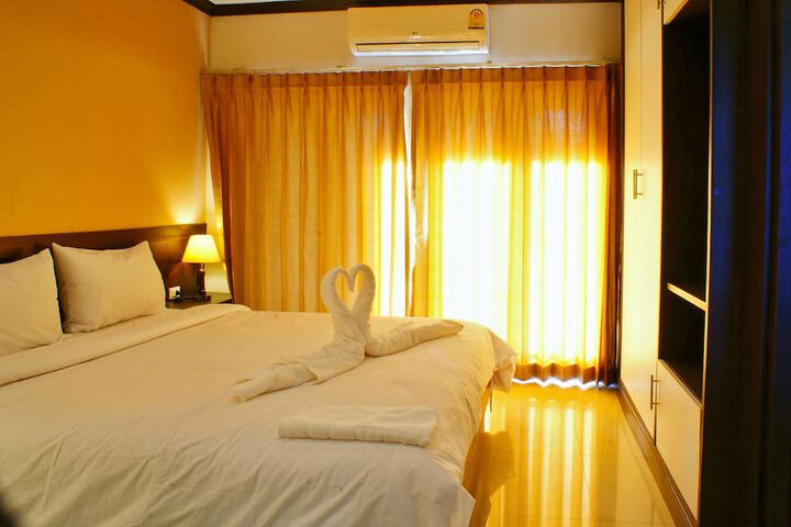Room 14 of 105