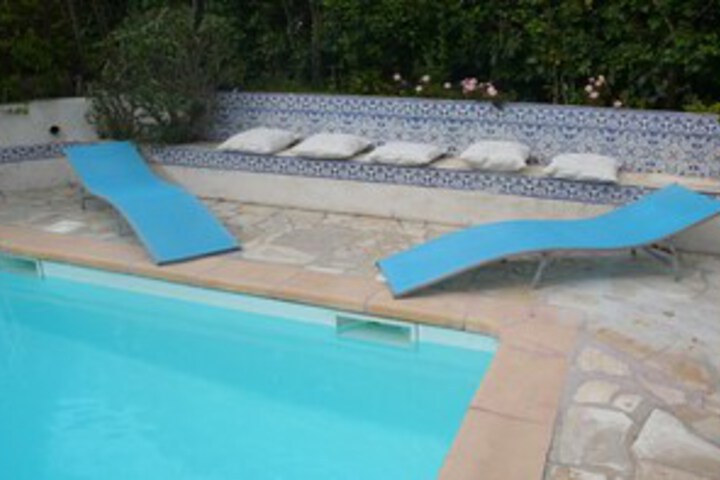 Pool 9 of 25
