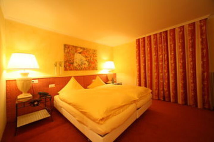 Room 60 of 106