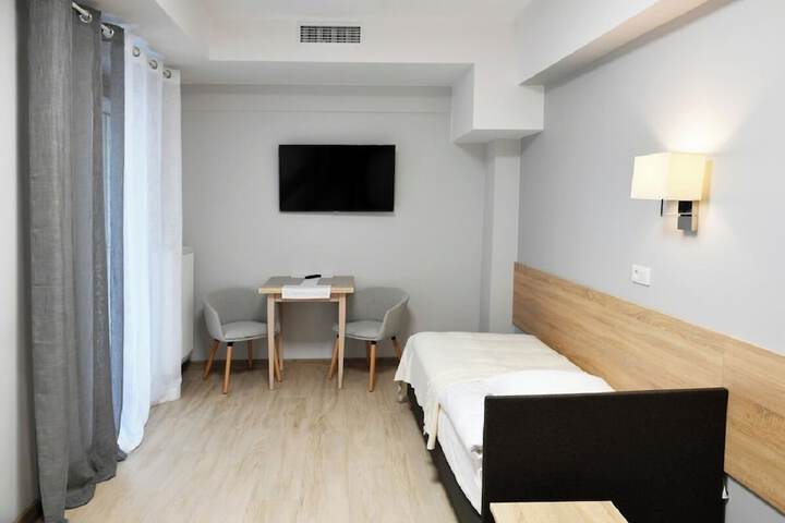 Room 19 of 41