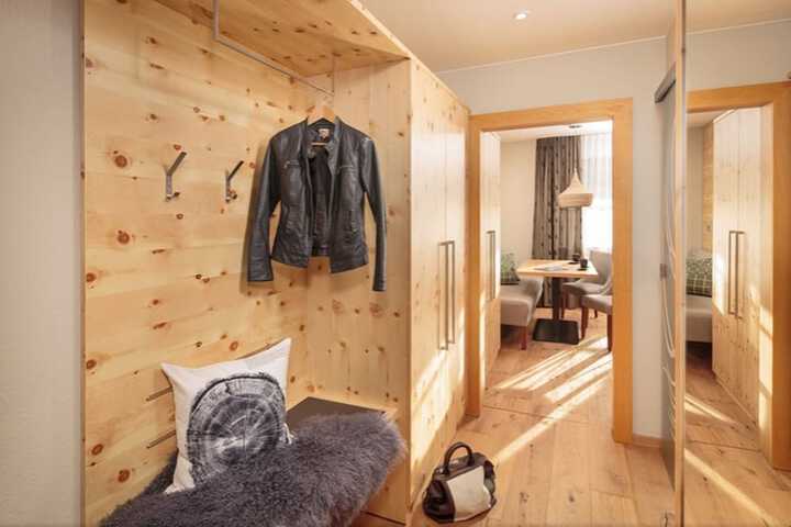 Room 28 of 105