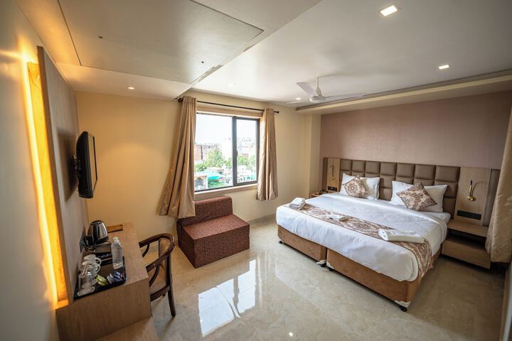 Room 7 of 24