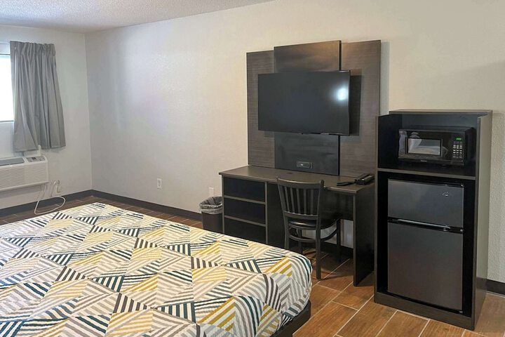 Room 12 of 23