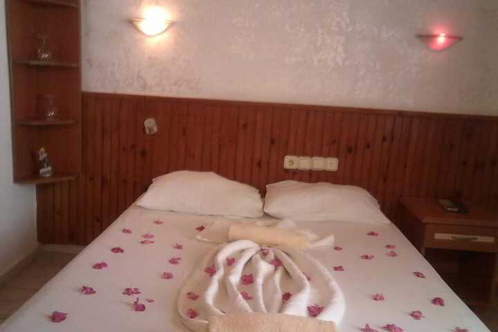 Room 11 of 65