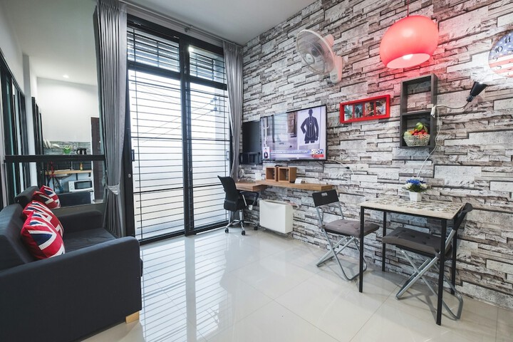 Room 4 of 23