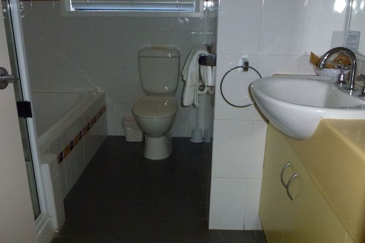 Room 16 of 37