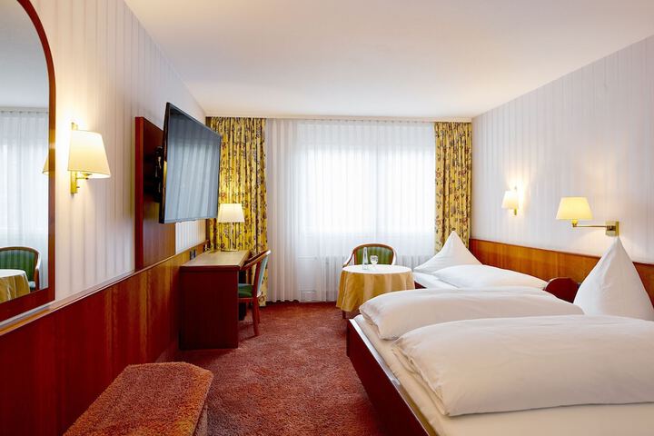 Room 9 of 55