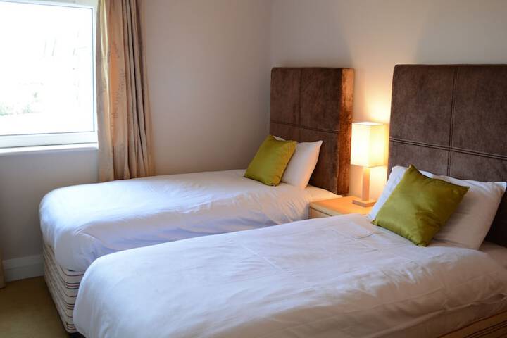Room 4 of 141