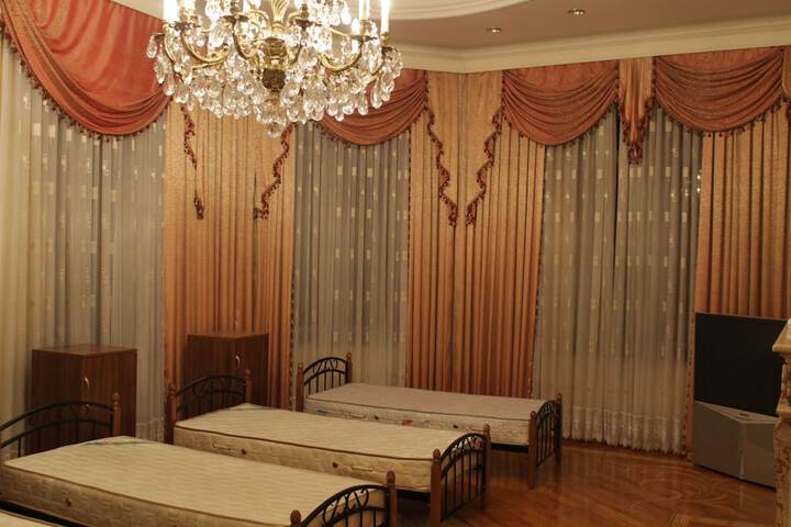 Room 3 of 36