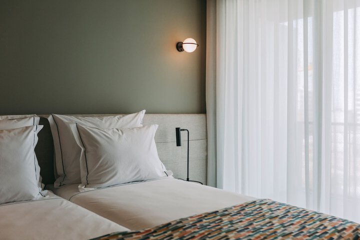 Room 40 of 145