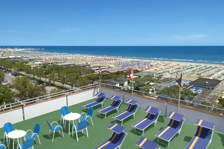 Sundeck 34 of 41