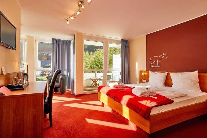 Room 6 of 9