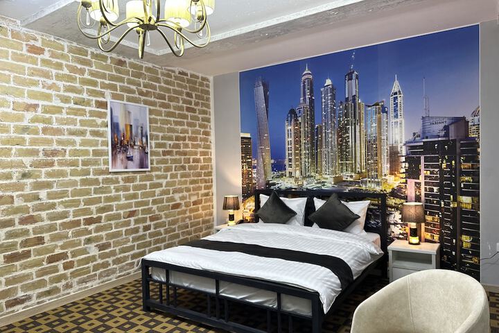 Room 9 of 28