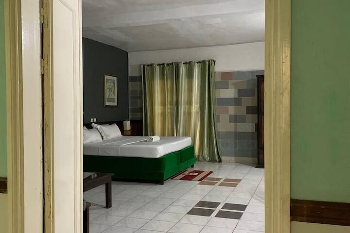 Room 34 of 87